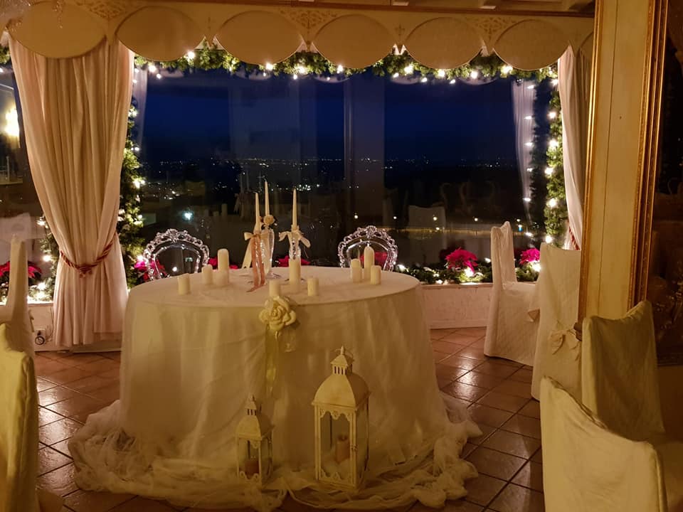 vetrata panoramica tavolo sposi